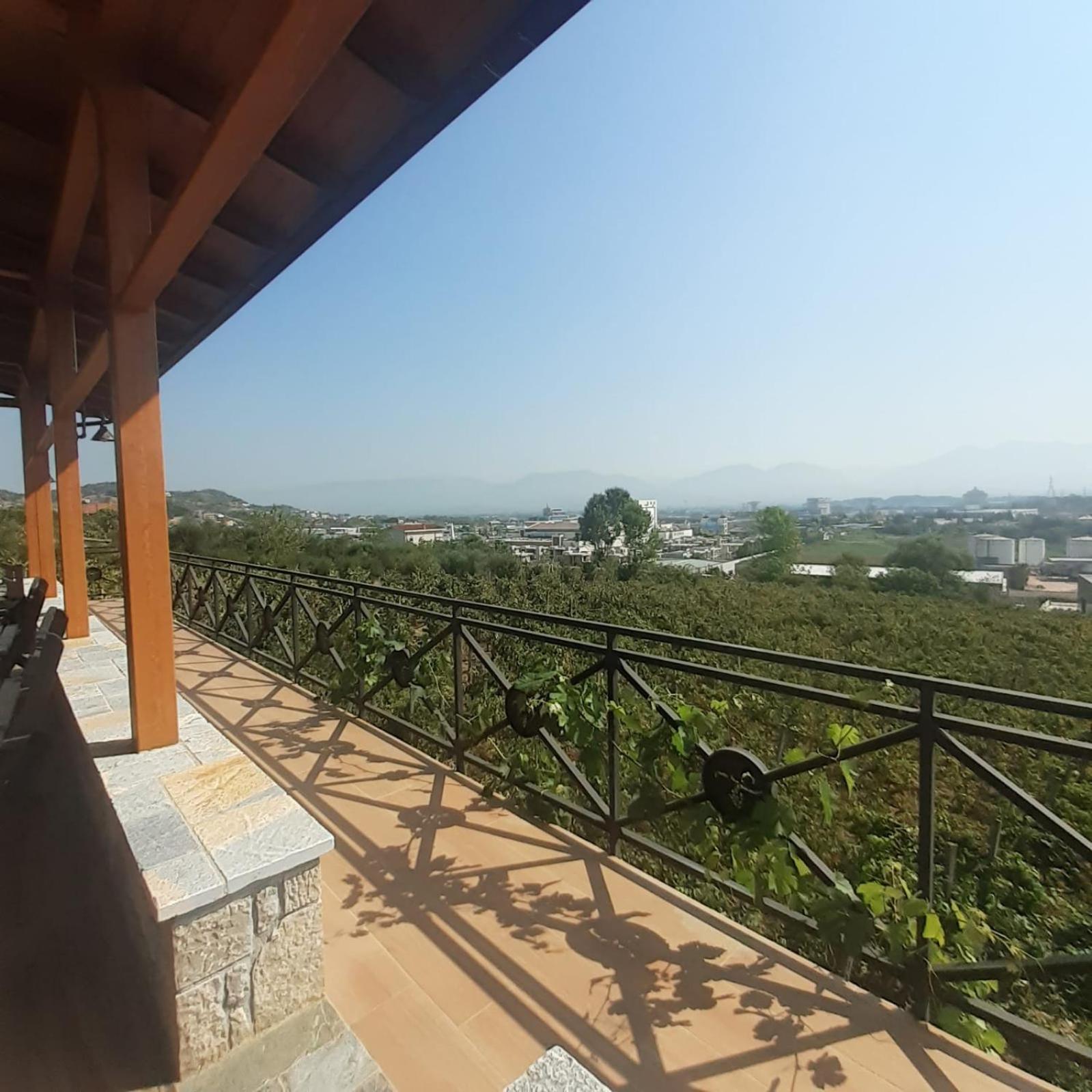 Mucaj Vila Shehi Guesthouse And Winery מראה חיצוני תמונה
